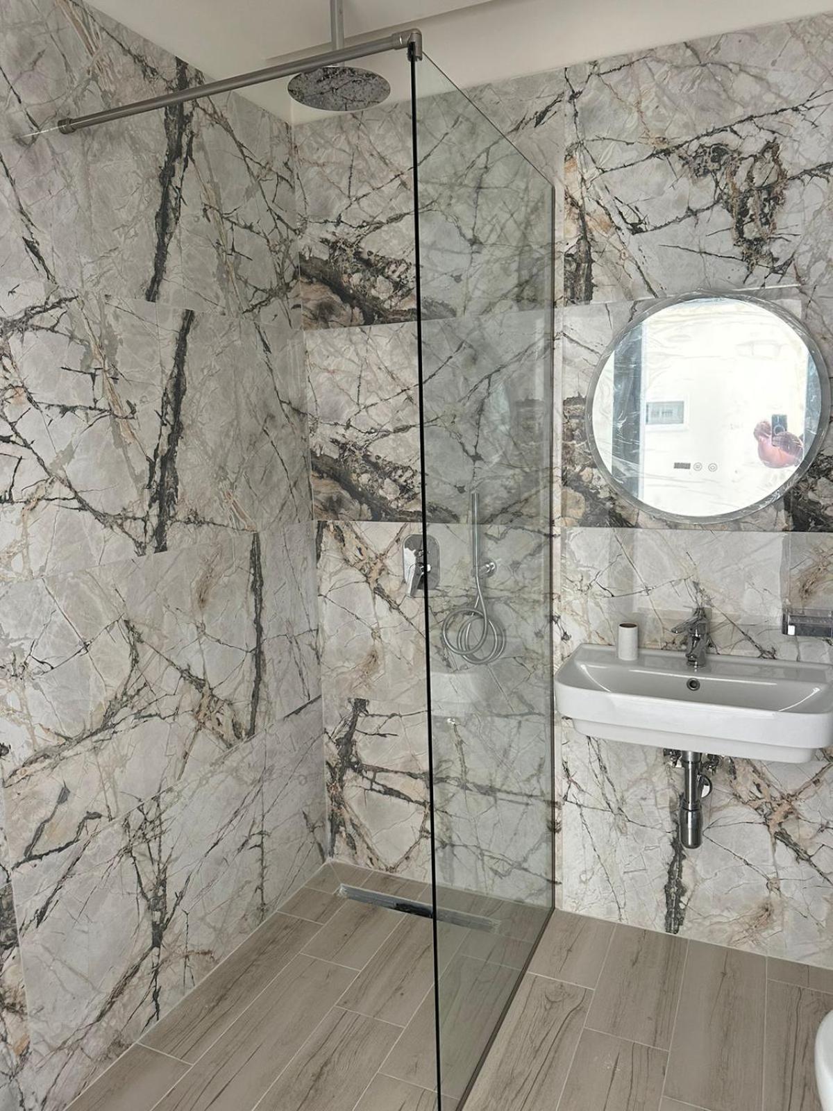 Vlorë Laid Hotel מראה חיצוני תמונה