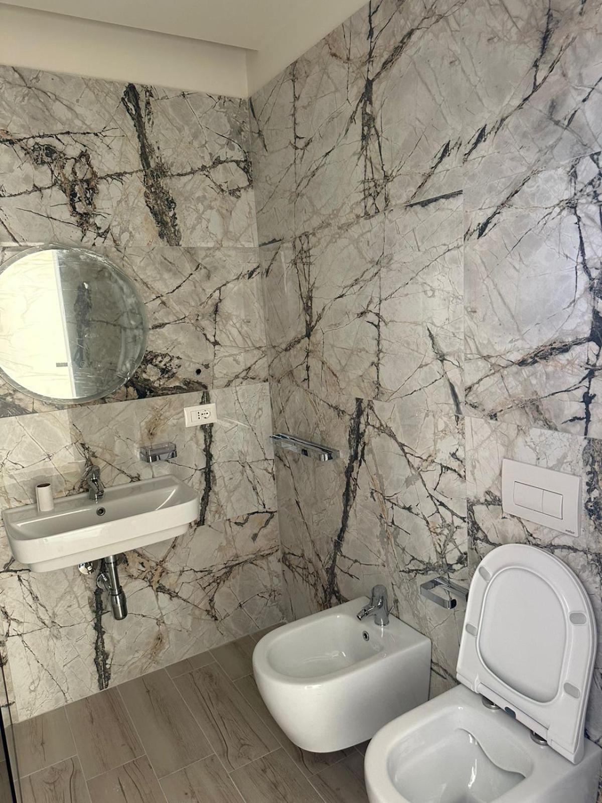 Vlorë Laid Hotel מראה חיצוני תמונה