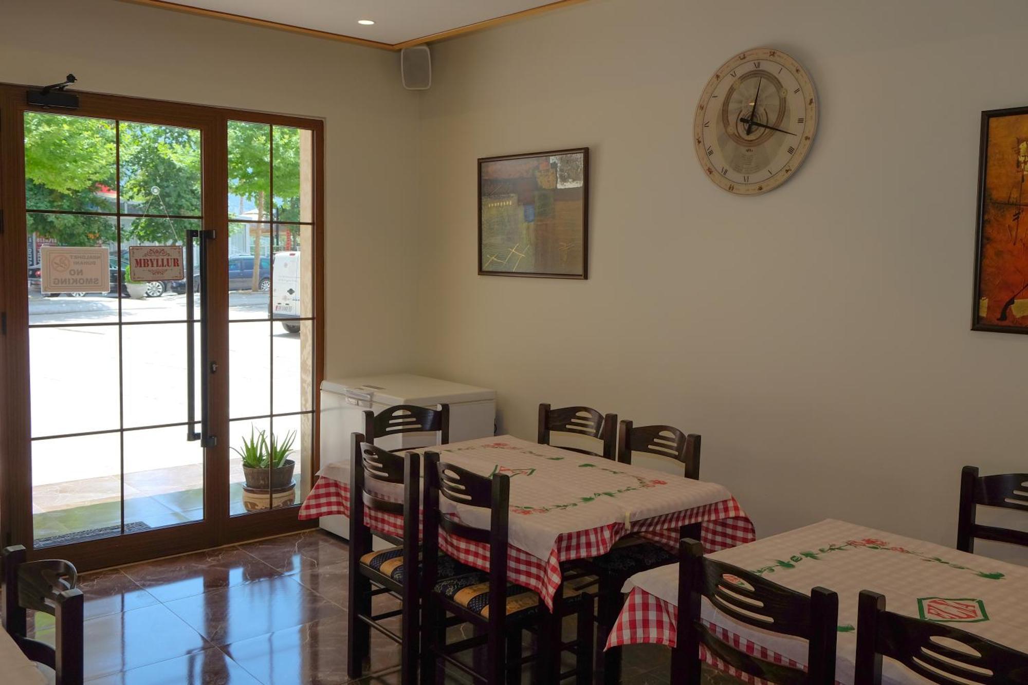 Vlorë Laid Hotel מראה חיצוני תמונה