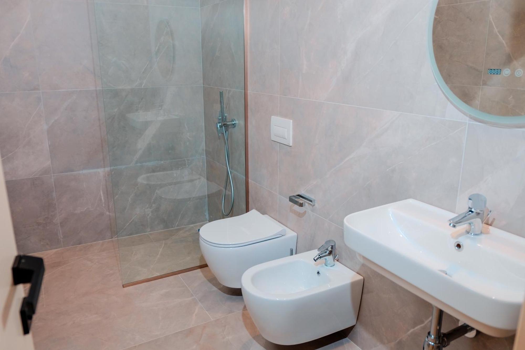 Vlorë Laid Hotel מראה חיצוני תמונה
