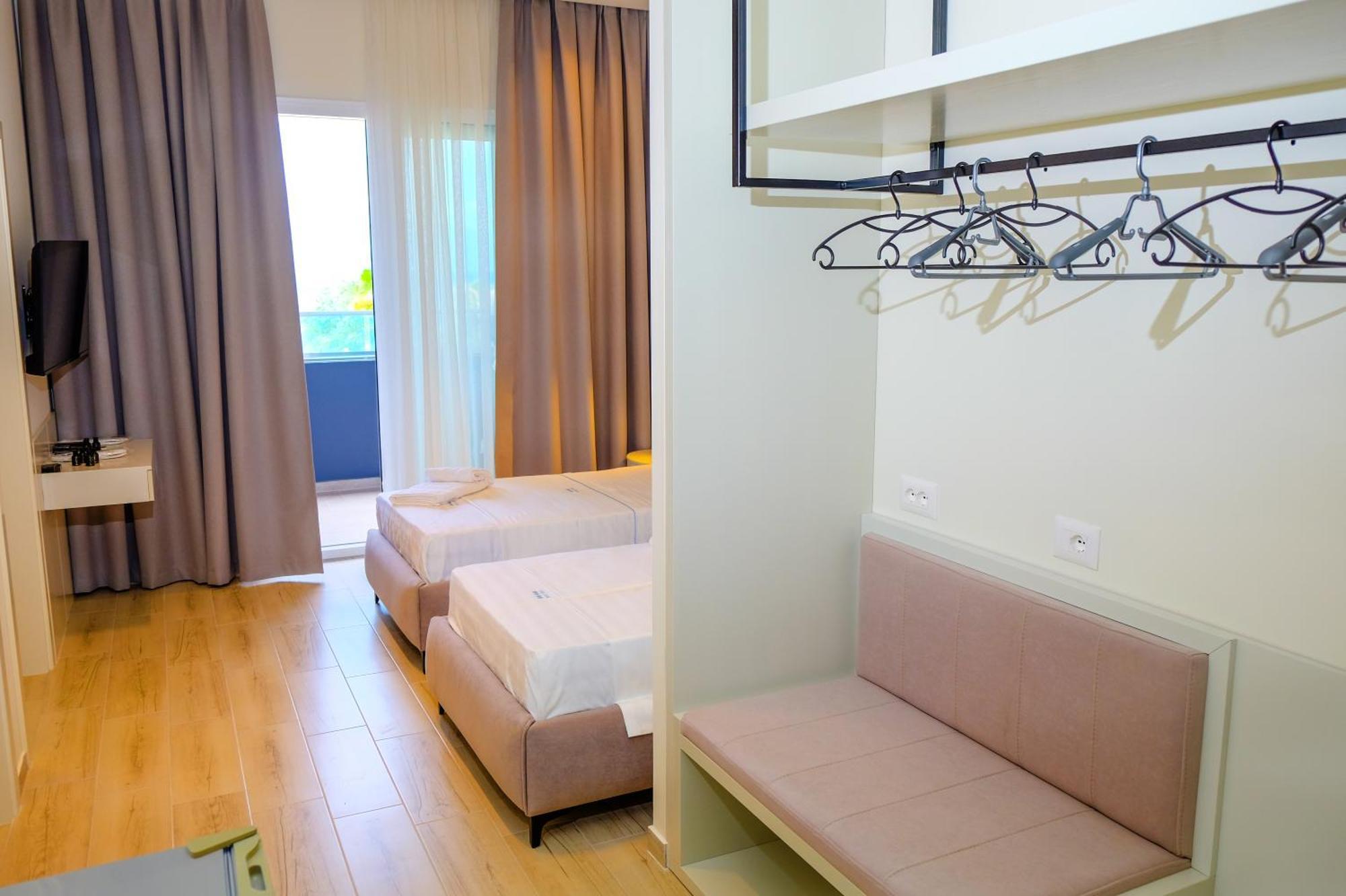 Vlorë Laid Hotel מראה חיצוני תמונה