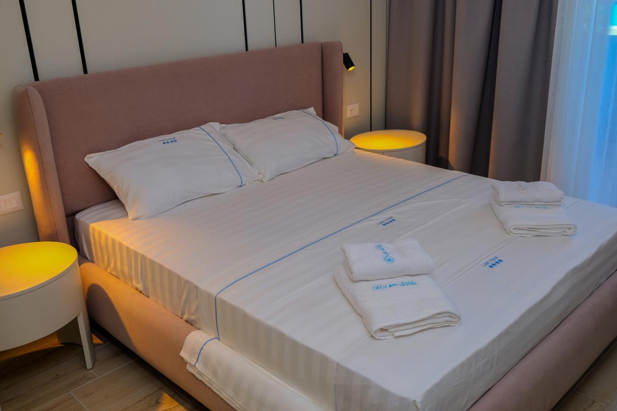 Vlorë Laid Hotel מראה חיצוני תמונה